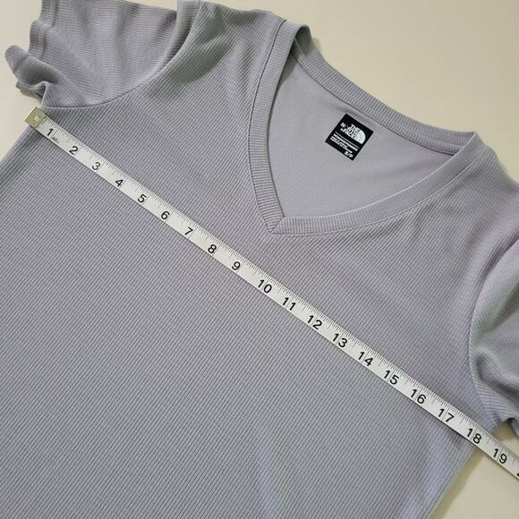 North Face Women's Gray Ribbed V-neck Short Sleeve T-shirt - Picture 3 of 12